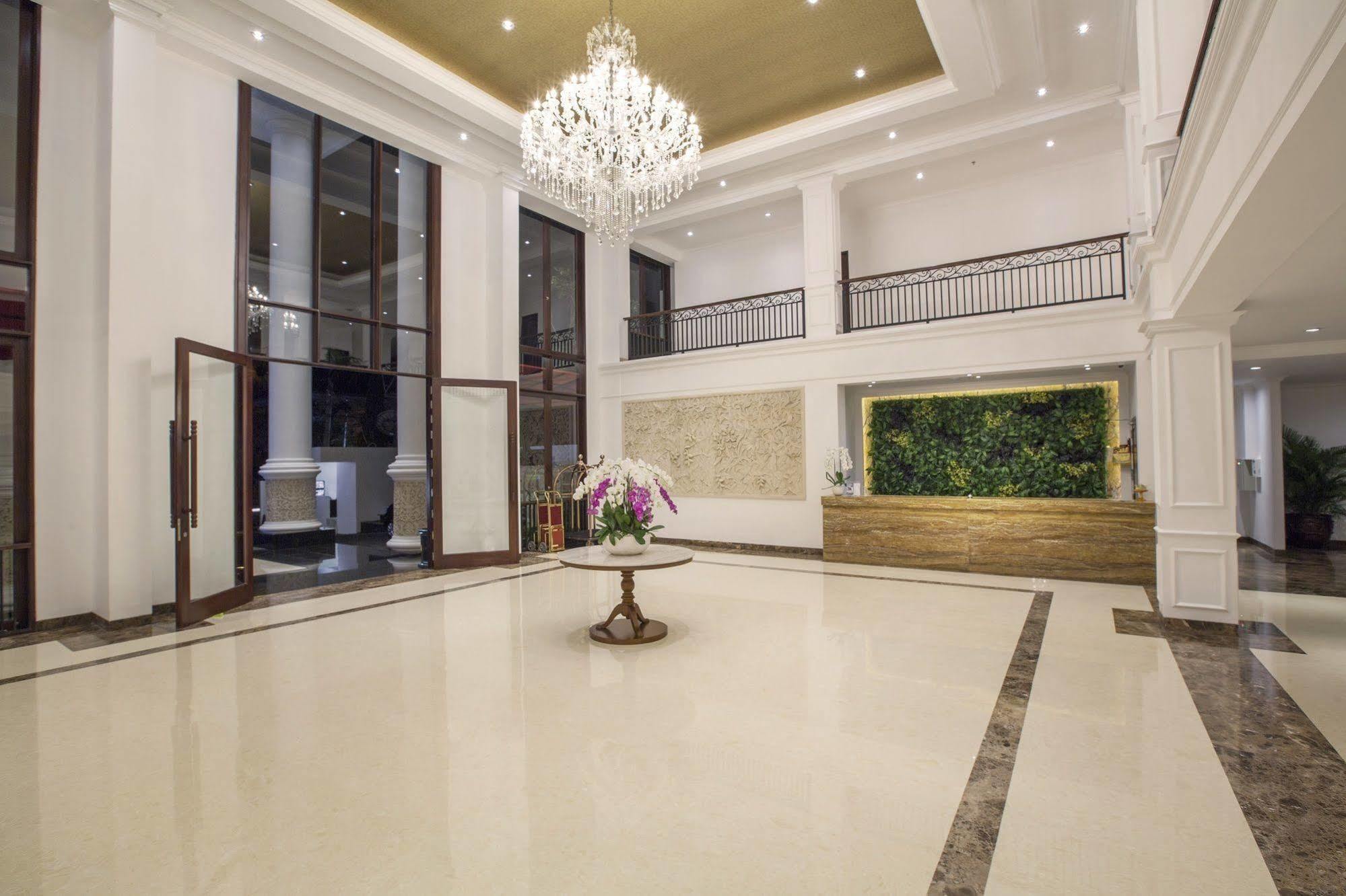 Grand Palace Hotel Sanur - Bali Zewnętrze zdjęcie